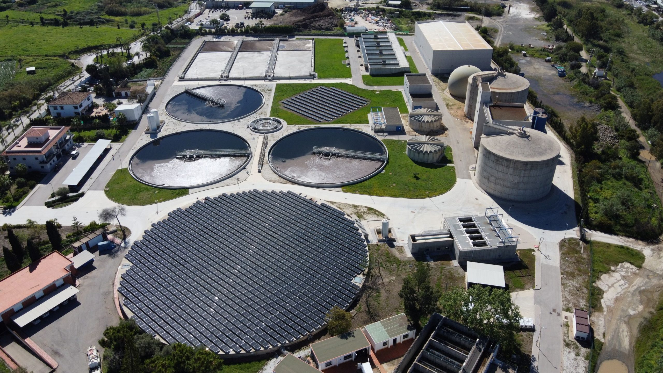 El BEI financiará con 175 millones de euros las inversiones en infraestructuras de agua de Acosol en la Costa del Sol española